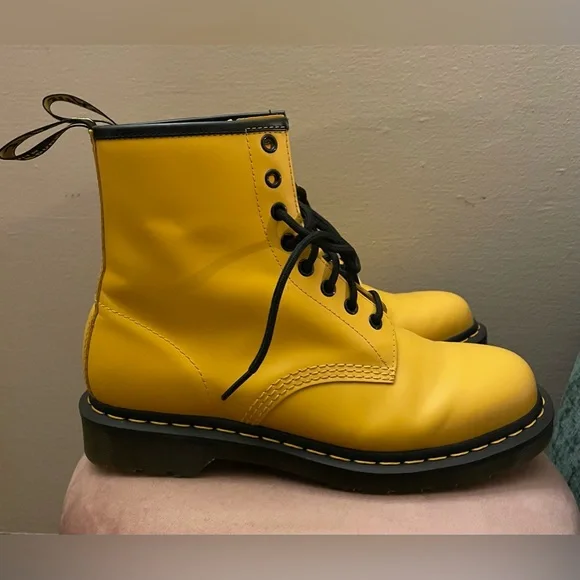 LIKE NEW DR. MARTENS 1460 BOOTS - Picture 3 of 8